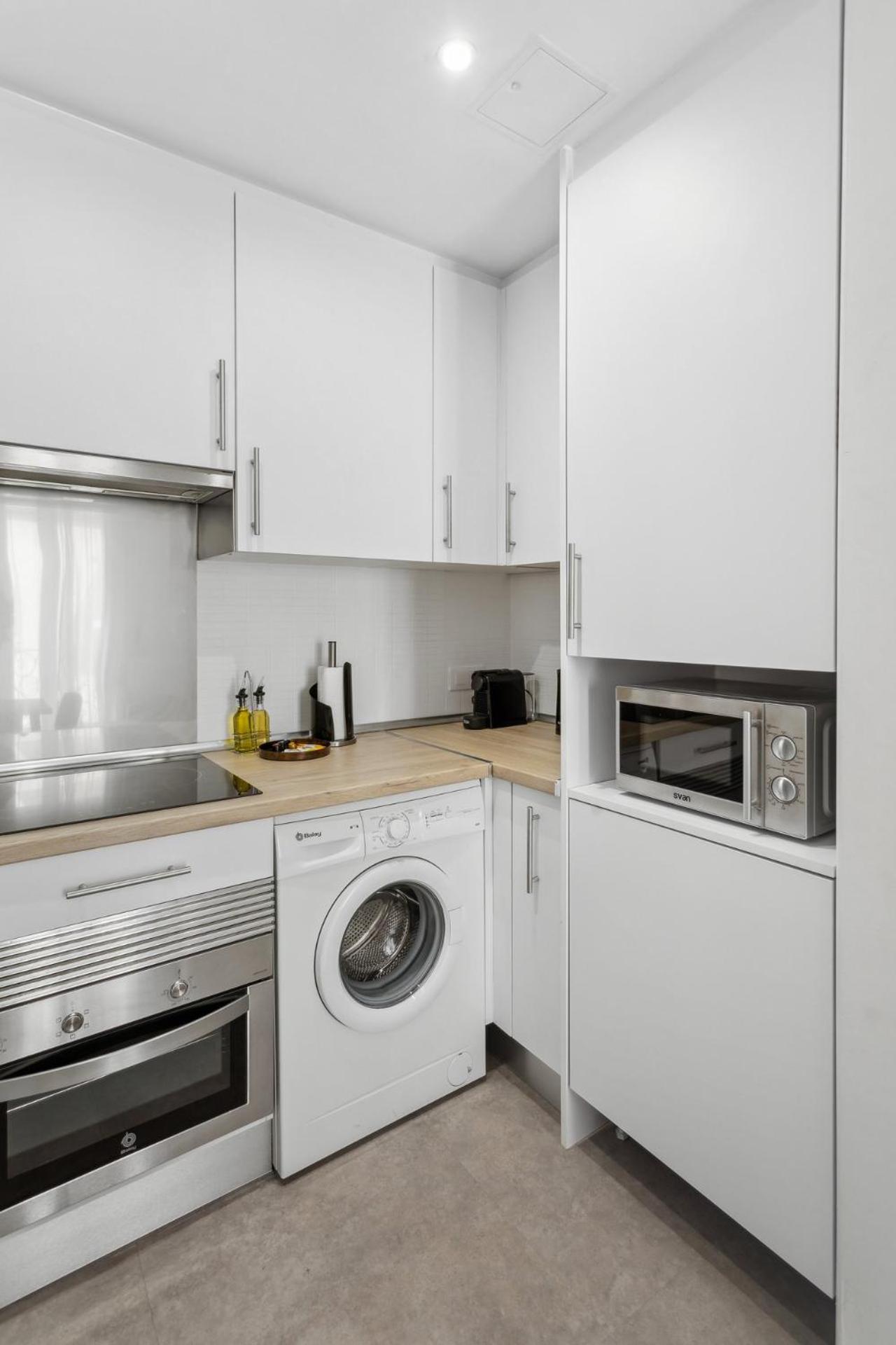 Limehome Madrid Calle De La Paloma Luaran gambar