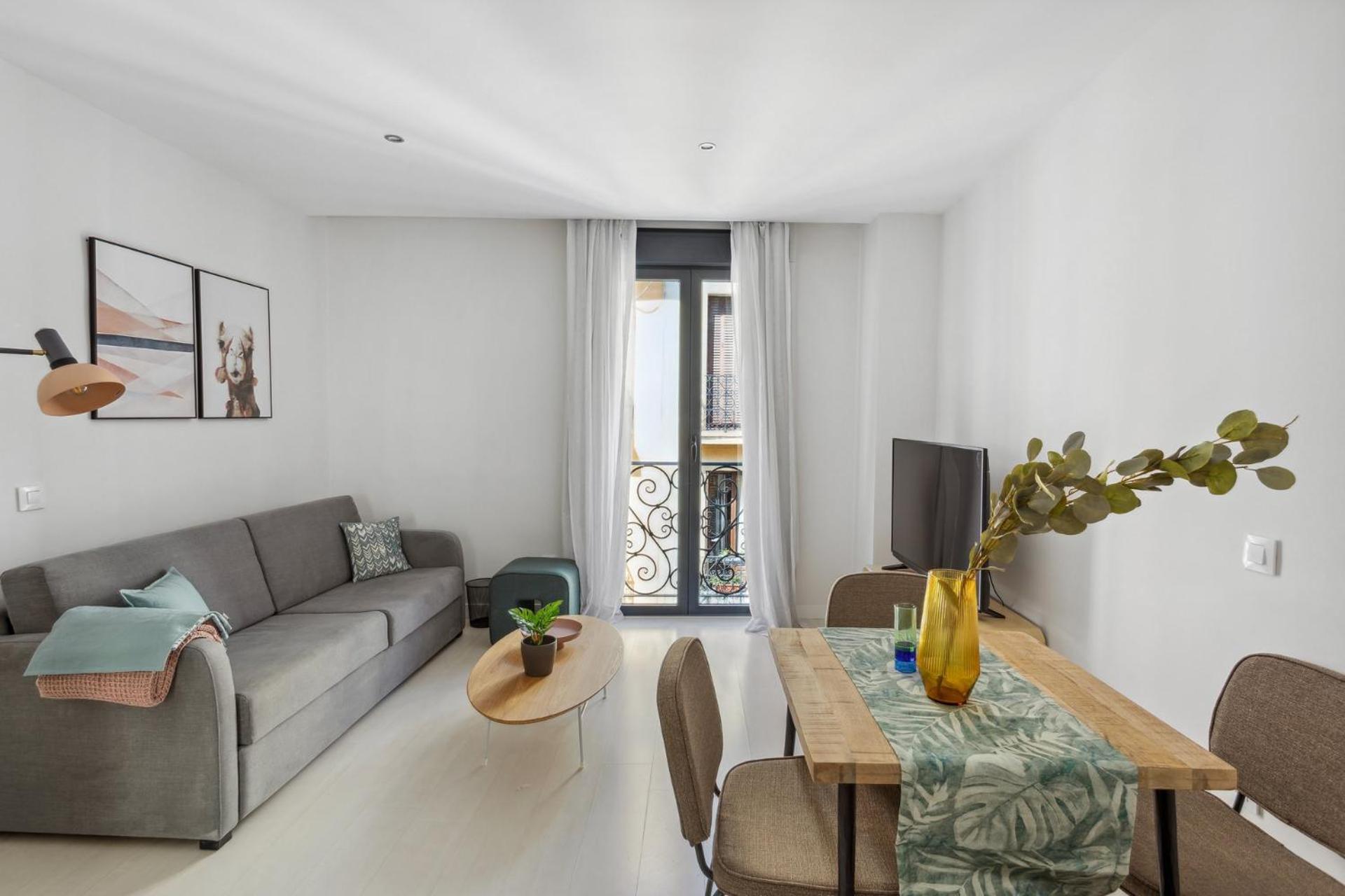 Limehome Madrid Calle De La Paloma Luaran gambar