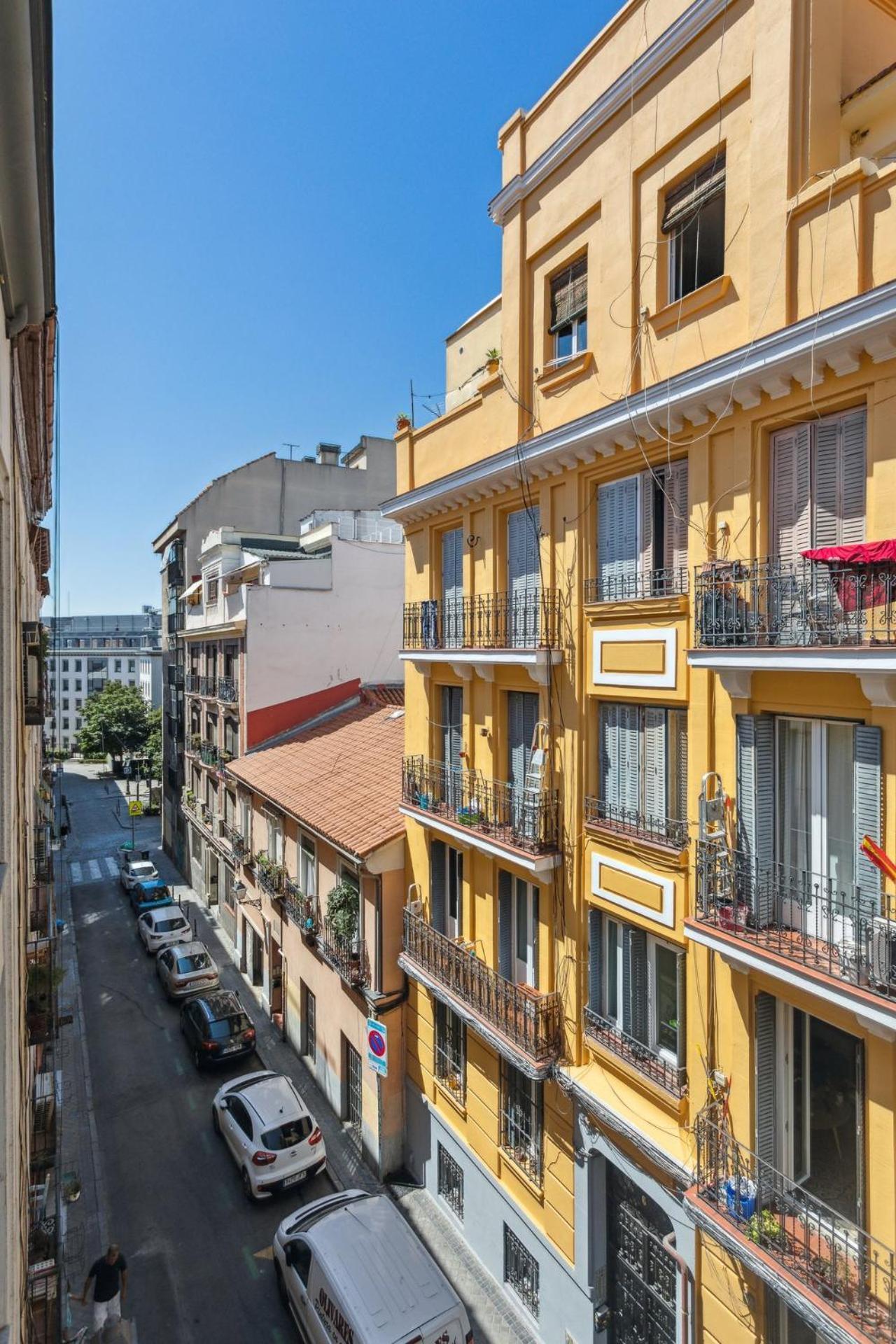 Limehome Madrid Calle De La Paloma Luaran gambar