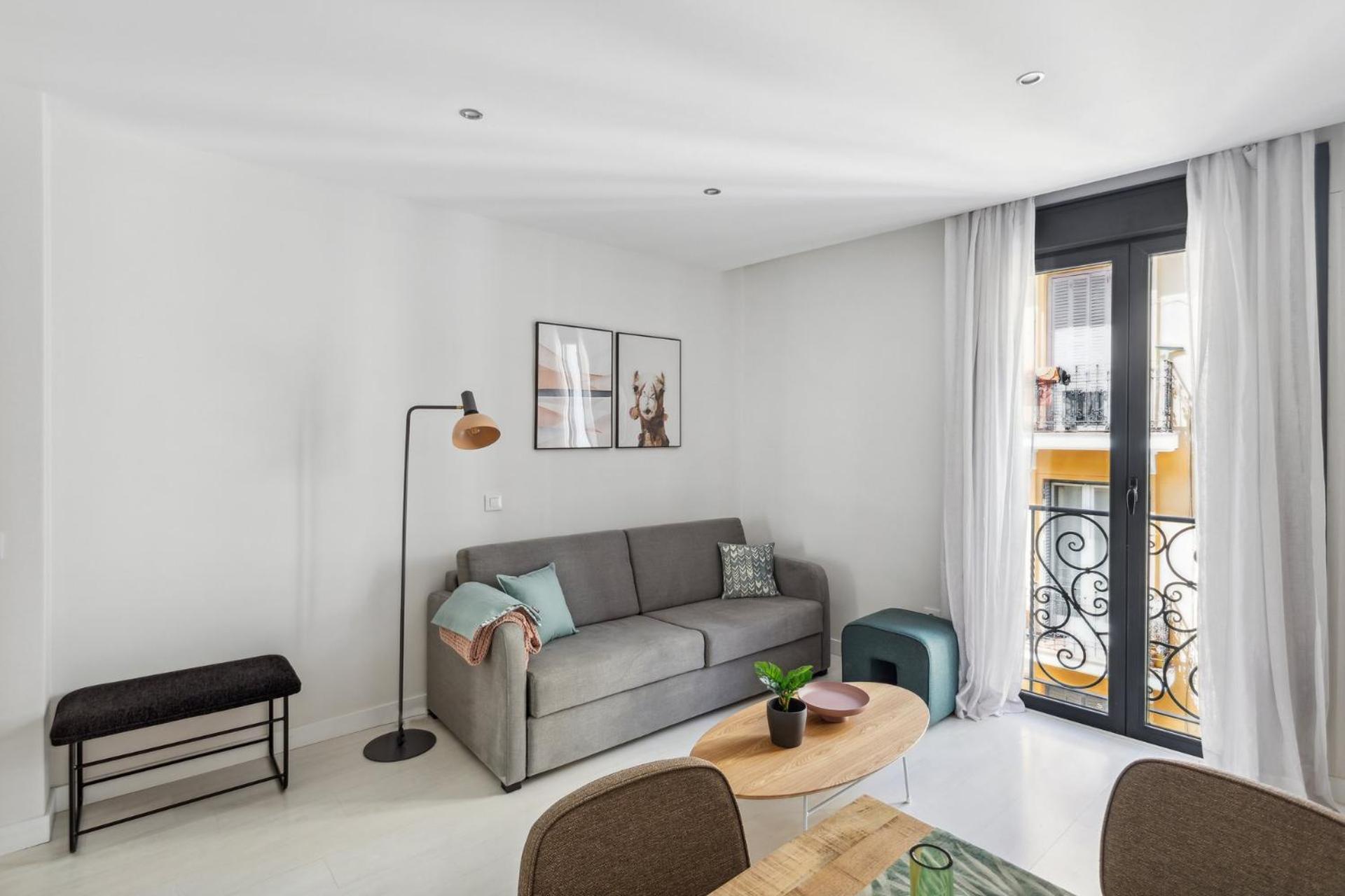 Limehome Madrid Calle De La Paloma Luaran gambar