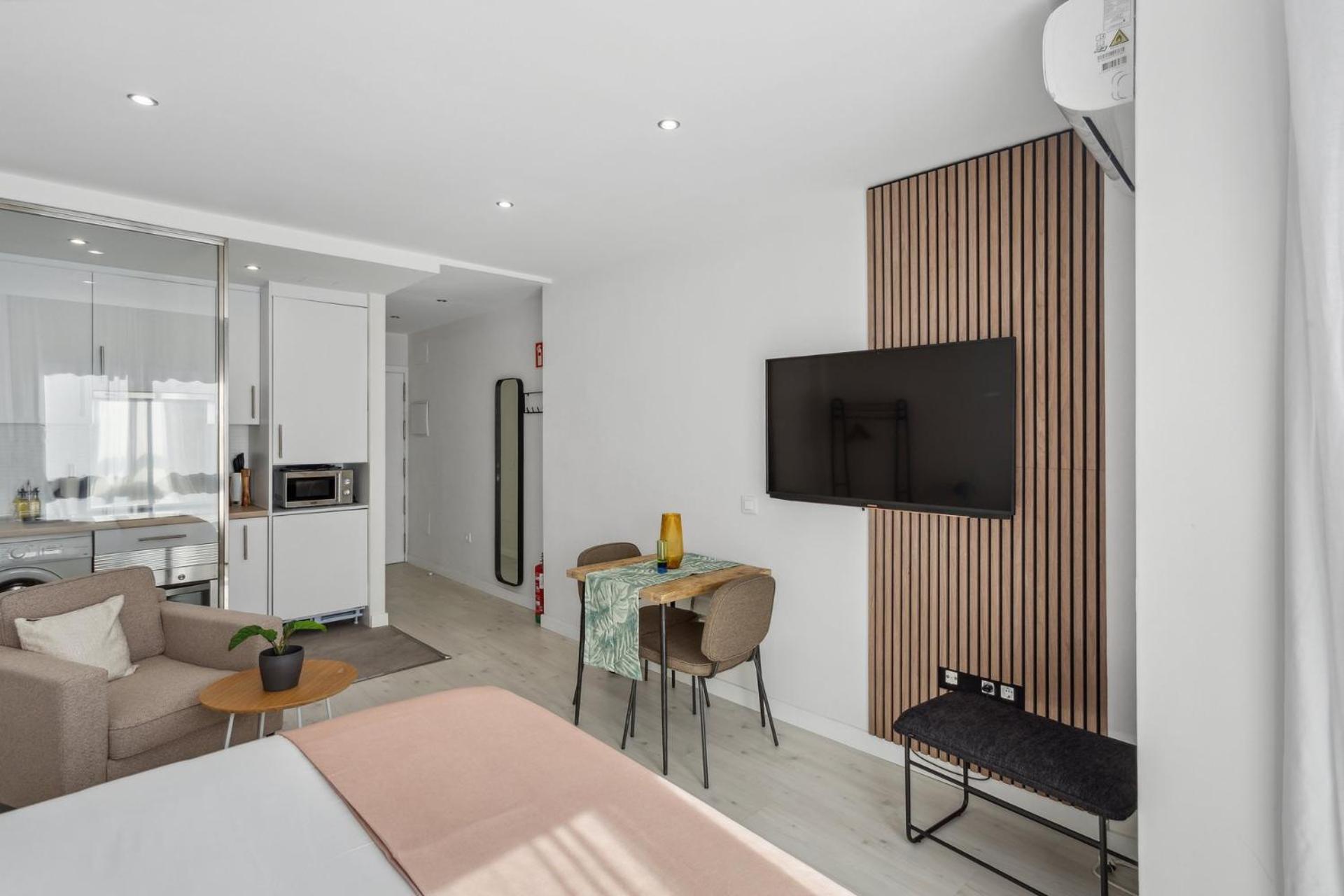 Limehome Madrid Calle De La Paloma Luaran gambar