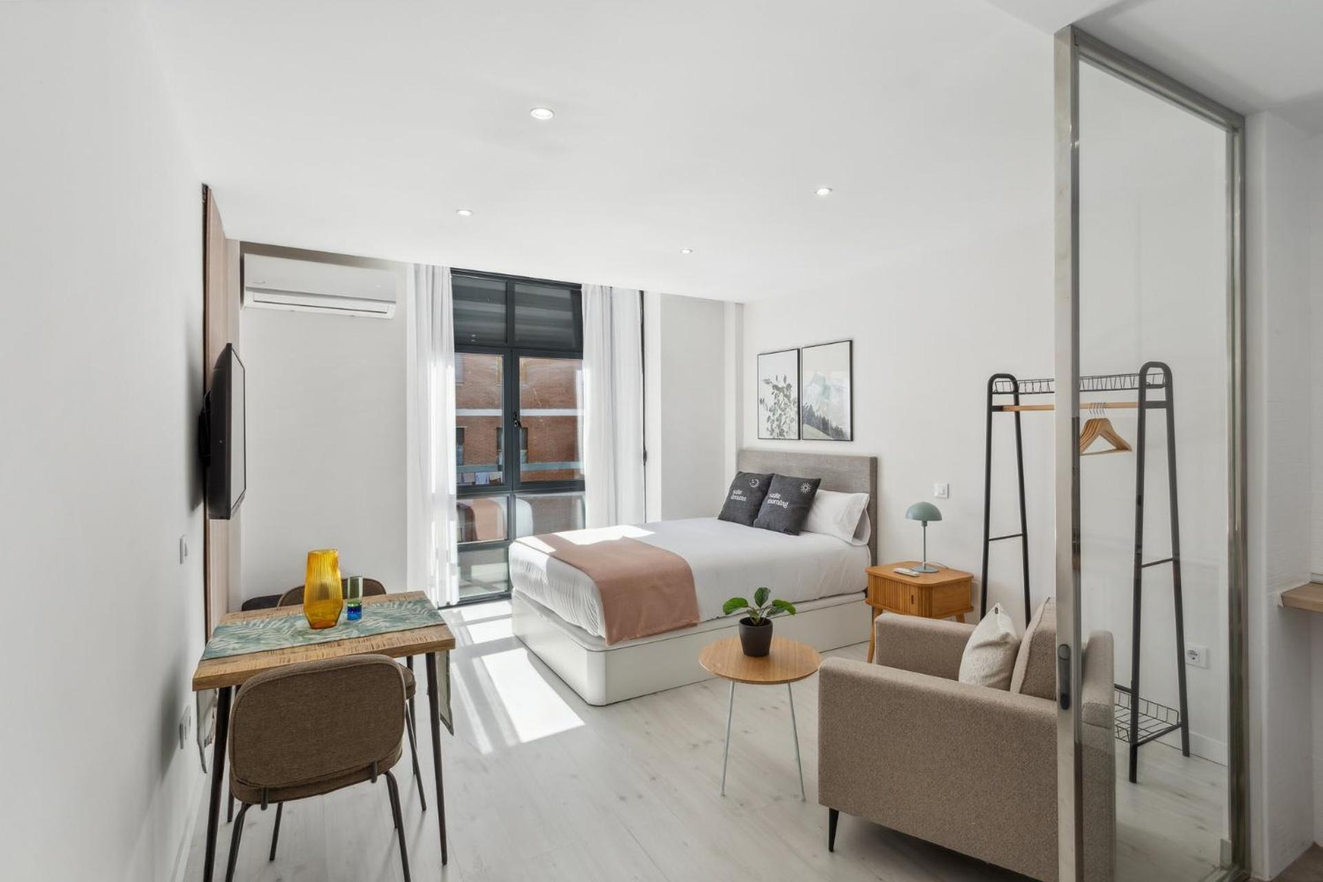 Limehome Madrid Calle De La Paloma Luaran gambar