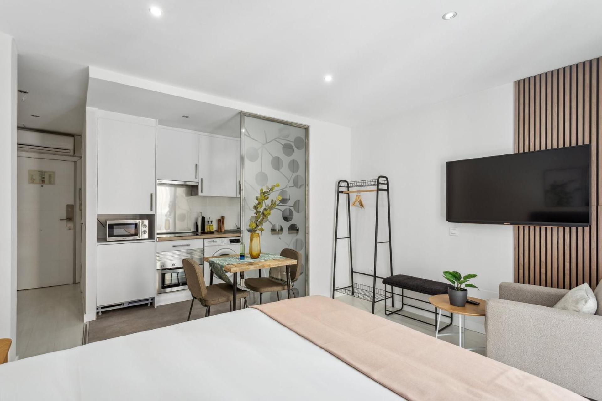 Limehome Madrid Calle De La Paloma Luaran gambar