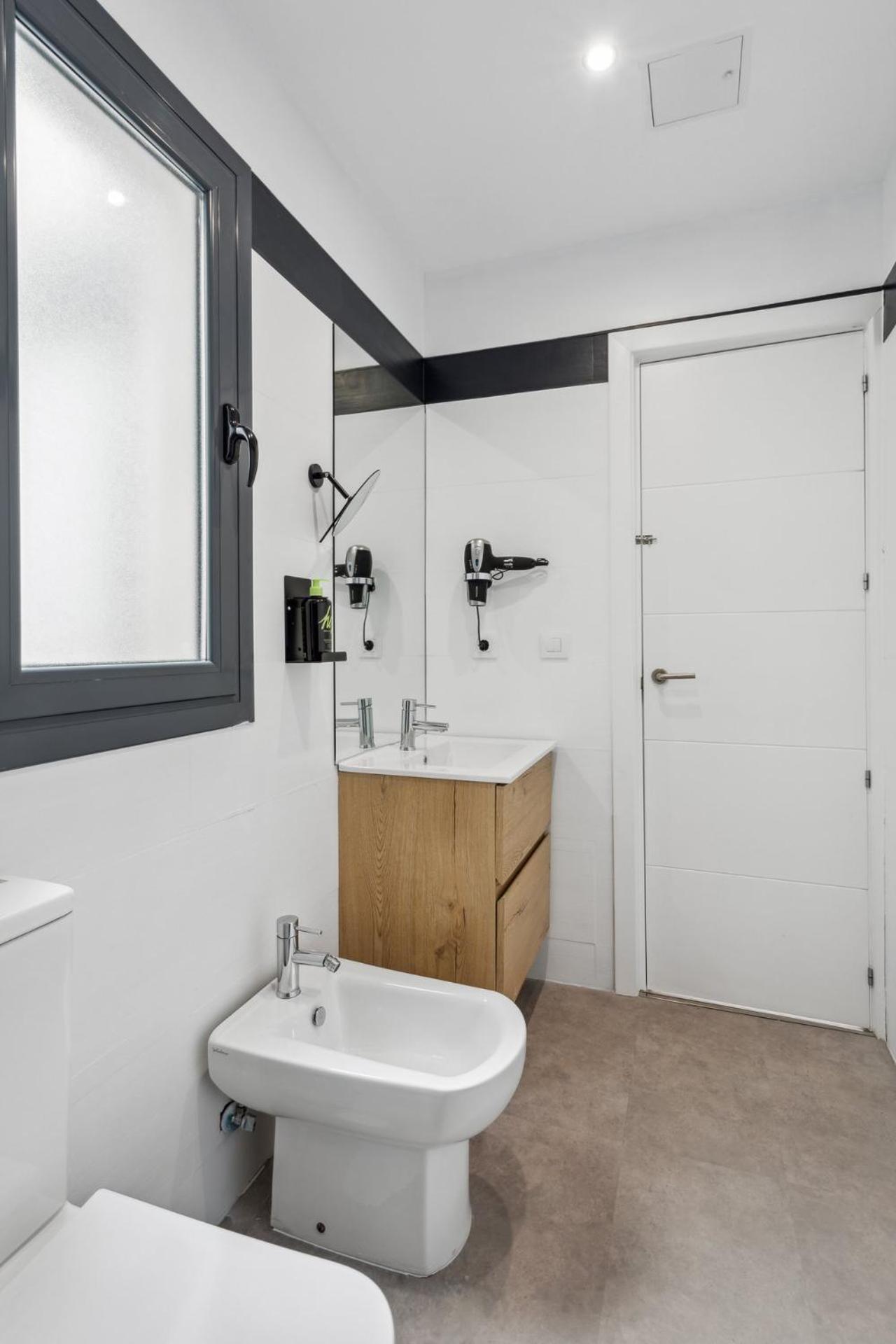 Limehome Madrid Calle De La Paloma Bilik gambar
